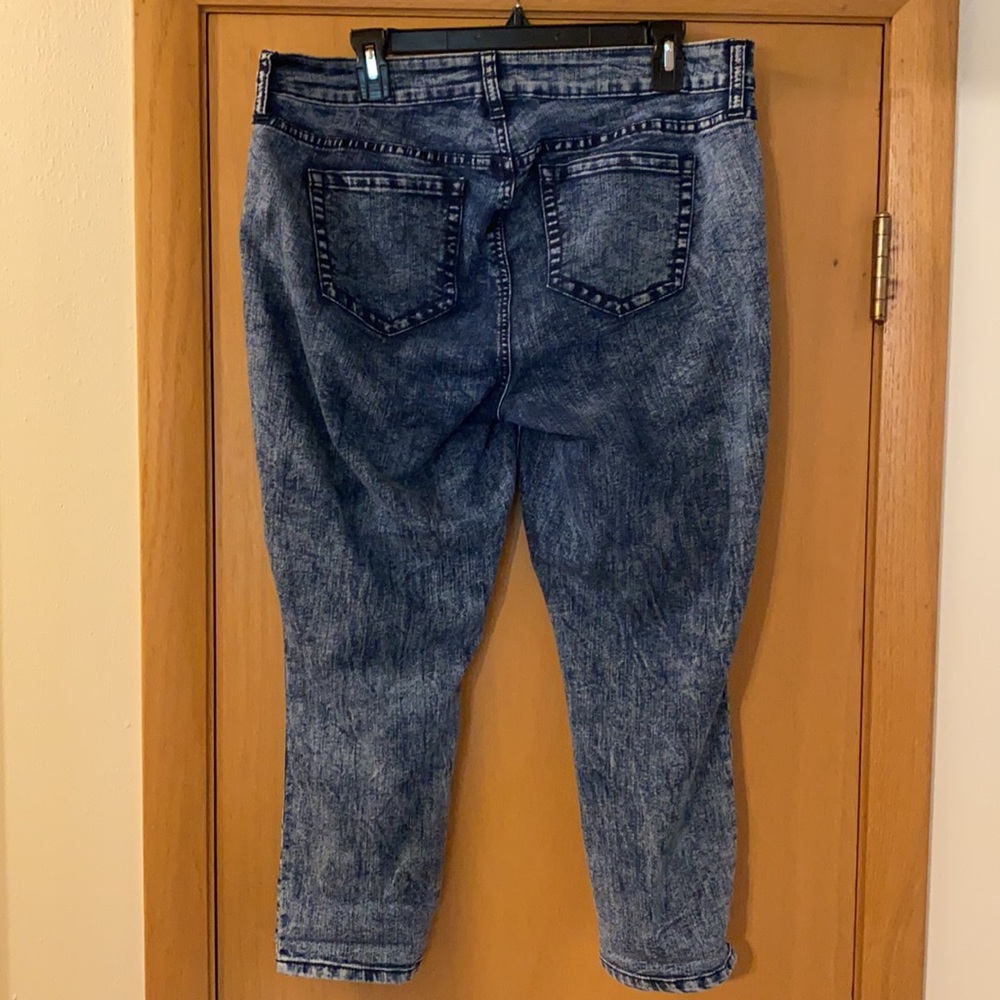 Torrid Cropped Skinny Jeans Acid Wash Size 14 - Picture 5 of 8